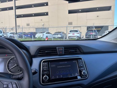 Used 2025 Nissan Versa SV FWD image 17