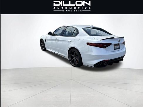 Used 2017 Alfa Romeo Giulia Quadrifoglio RWD image 4