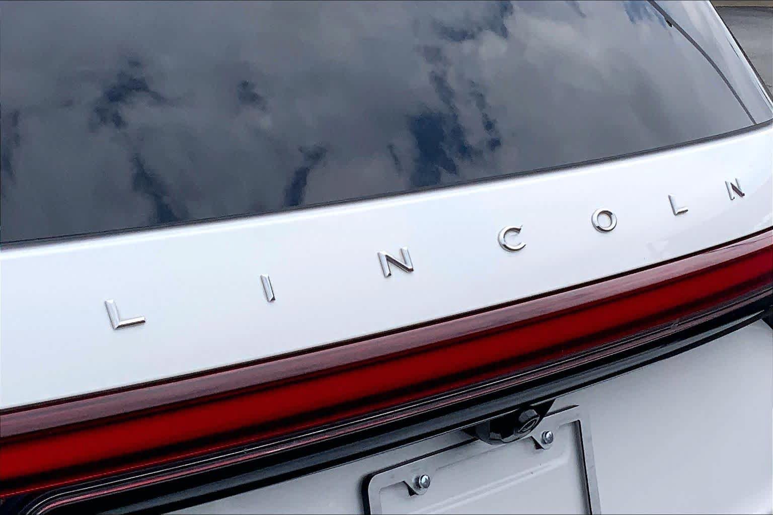 Used 2025 Lincoln Aviator Reserve w/ Jet Appearance Package AWD/4WD image 10