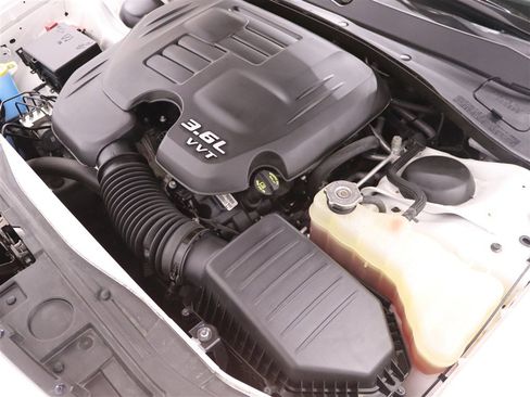 Used 2022 Chrysler 300 Touring image 38