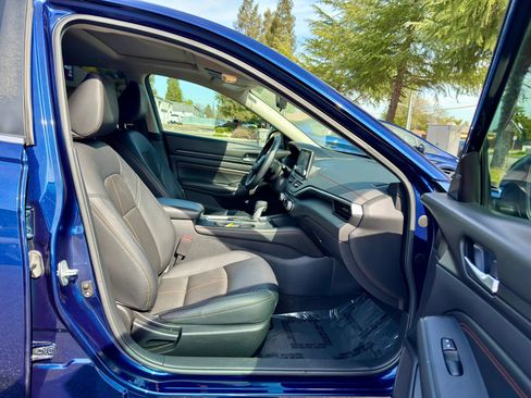 Used 2021 Nissan Altima 2.0 SR image 11