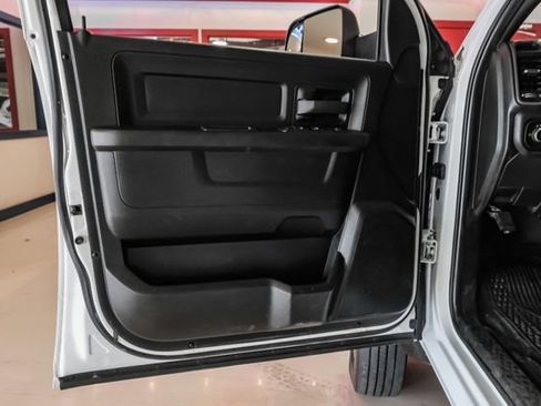 Used 2022 RAM 5500 Tradesman w/ Chrome Appearance Group AWD/4WD image 35
