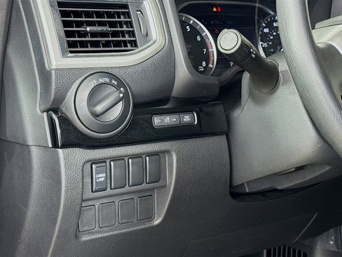 Used 2021 Nissan Titan SV w/ Accessory Utility Package image 10