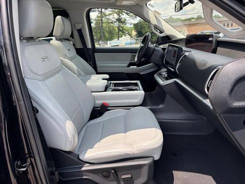 Used 2025 Ford Expedition Max Platinum w/ Driver's Package AWD/4WD image 13