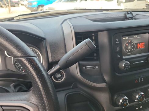 Used 2024 RAM 2500 Tradesman w/ Chrome Appearance Group image 17