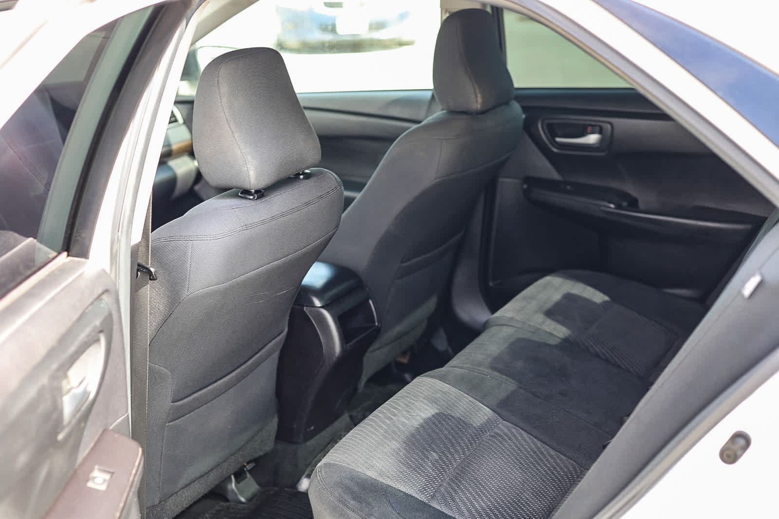 Used 2015 Toyota Camry LE FWD image 18