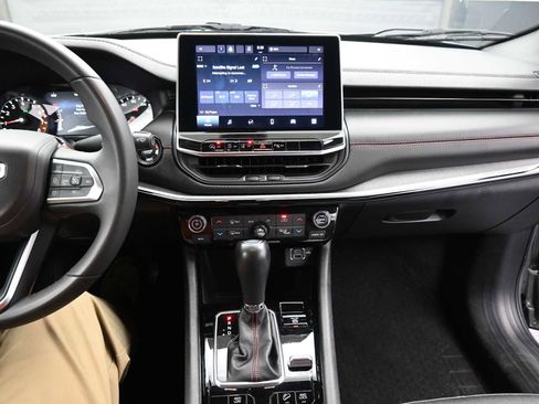 Used 2023 Jeep Compass Trailhawk image 13