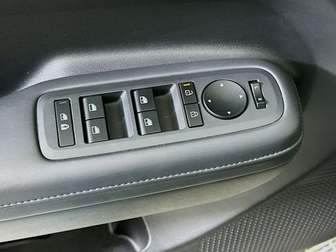 Used 2025 Hyundai Santa Fe SEL image 15