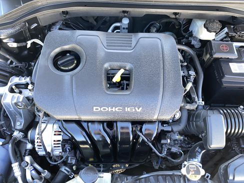 Used 2017 Hyundai Elantra SE FWD image 24
