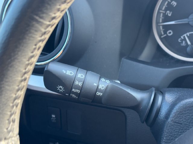 Used 2022 Toyota Tacoma SR5 RWD image 15