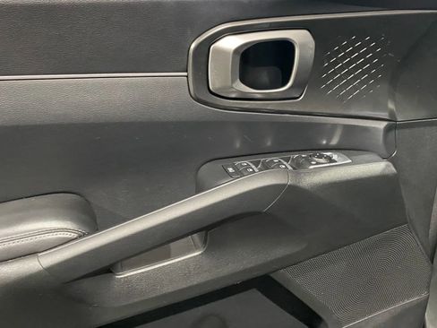 Used 2024 Kia Sorento EX w/ Panoramic Sunroof Package image 11