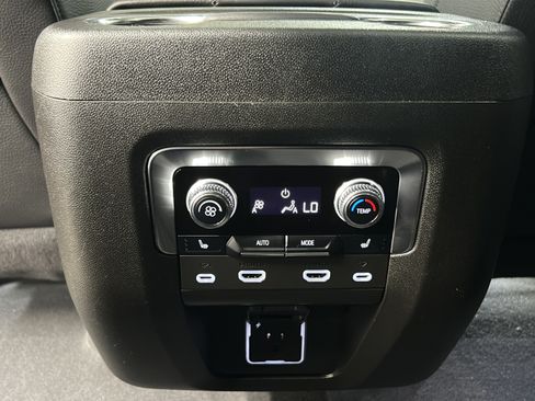 Used 2024 GMC Yukon Denali w/ Denali Reserve Package AWD/4WD image 33