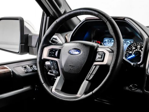 Used 2015 Ford F150 Platinum w/ Equipment Group 701A Luxury AWD/4WD image 24