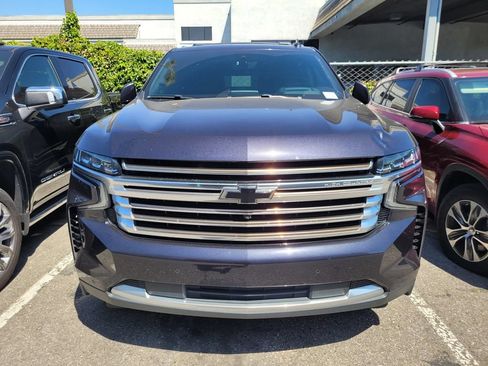 Used 2022 Chevrolet Suburban High Country w/ Premium Package 2 AWD/4WD image 2