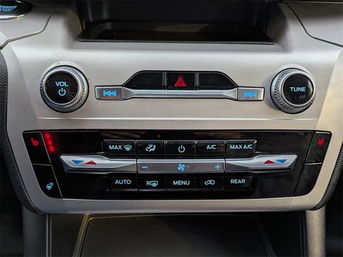 Used 2022 Ford Explorer XLT w/ Equipment Group 202A image 22