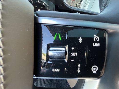 Used 2026 Land Rover Range Rover SE image 18