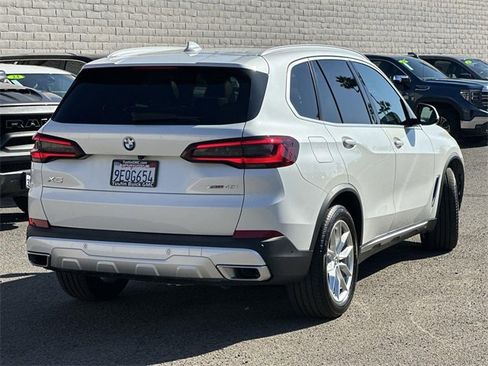 Used 2023 BMW X5 xDrive40i w/ Premium Package image 4