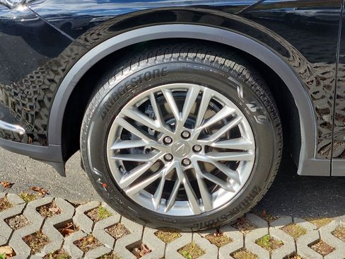 Used 2024 Acura MDX SH-AWD w/ Advance Package image 9