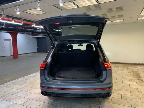 Used 2022 Volkswagen Tiguan SE R-Line image 44