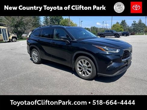 Used 2023 Toyota Highlander Limited AWD/4WD image 1