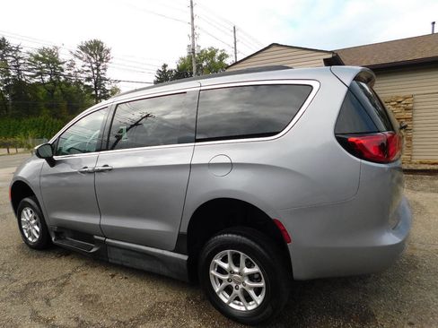 Used 2021 Chrysler Voyager Lxi w/ Cold Weather Group image 13