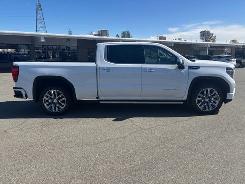 Used 2024 GMC Sierra 1500 Denali w/ Denali Reserve Package image 4