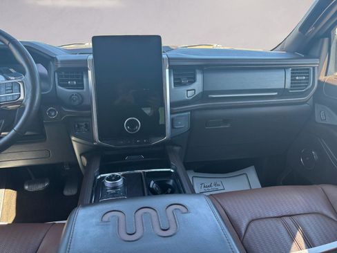 Used 2024 Ford Expedition King Ranch image 11