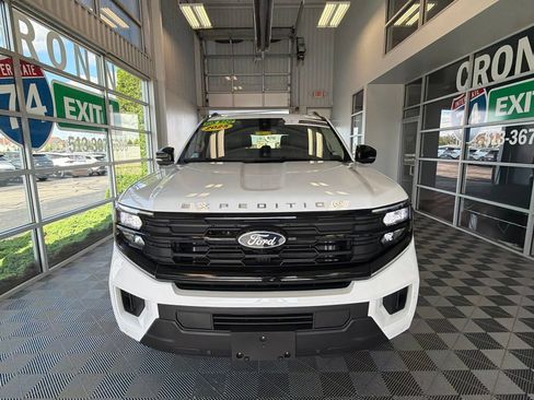Used 2025 Ford Expedition Max Active AWD/4WD image 2