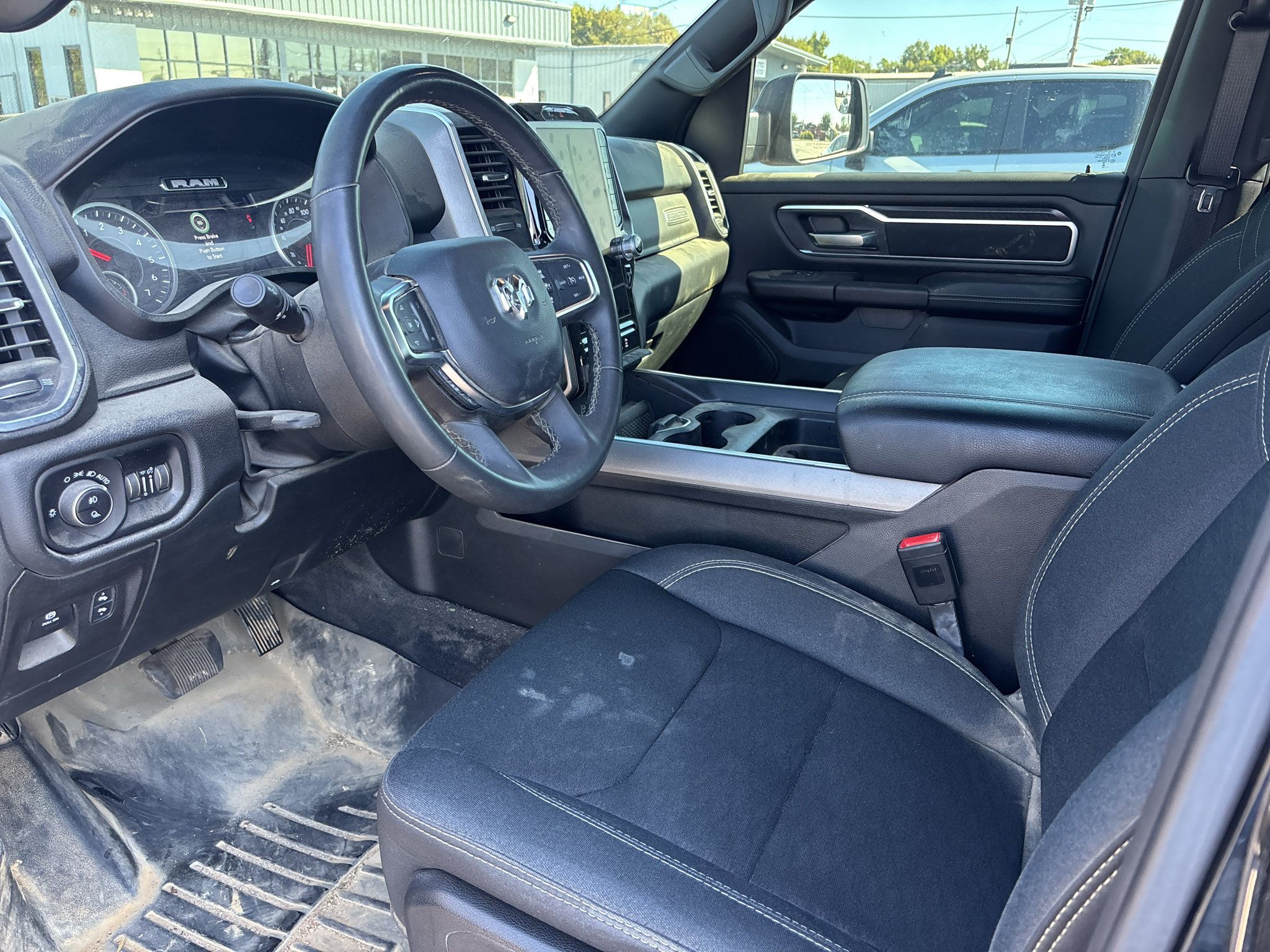 Used 2025 RAM 1500 Big Horn AWD/4WD image 4