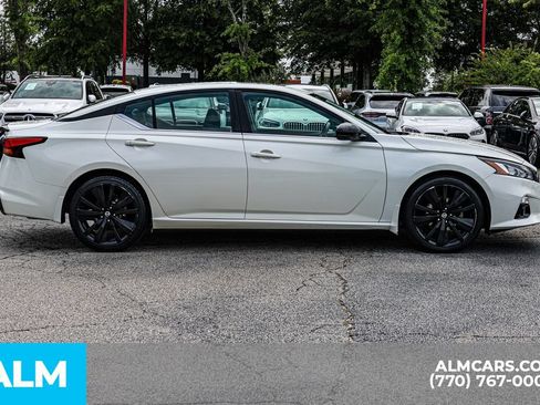 Used 2022 Nissan Altima 2.5 SR w/ Midnight Edition Package FWD image 10