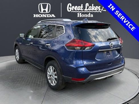 Used 2018 Nissan Rogue SV w/ Premium Package FWD image 4