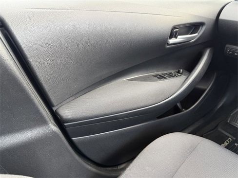 Used 2020 Toyota Corolla LE image 31