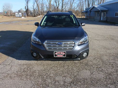 Used 2017 Subaru Outback 2.5i Premium image 3