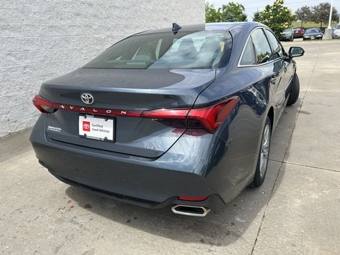 Used 2019 Toyota Avalon XLE w/ Moonroof Package FWD image 6