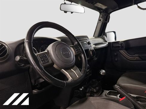 Used 2018 Jeep Wrangler Sport AWD/4WD image 9