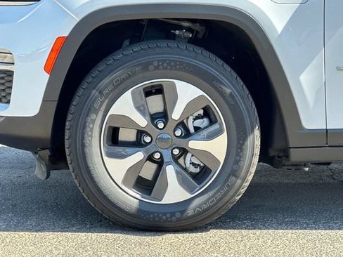 Certified 2024 Jeep Grand Cherokee Limited 4xe AWD/4WD image 25