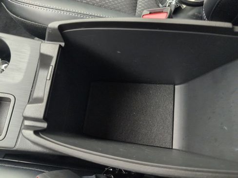 Used 2025 Ford Escape SE image 39