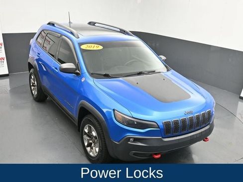 Used 2019 Jeep Cherokee Trailhawk w/ Comfort/Convenience Group AWD/4WD image 13