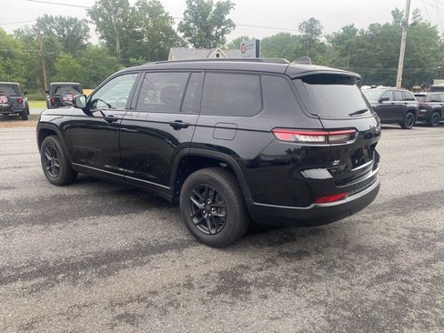 Used 2022 Jeep Grand Cherokee L Laredo AWD/4WD image 5