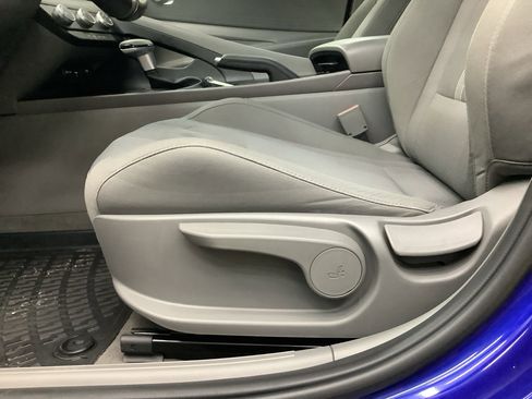 Used 2022 Hyundai Elantra SE FWD image 13