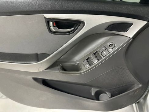 Used 2013 Hyundai Elantra GLS image 14