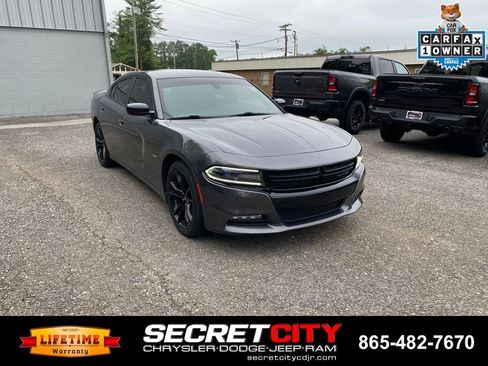 Used 2018 Dodge Charger R/T w/ Driver Confidence Group RWD image 3