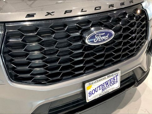 Used 2025 Ford Explorer ST-Line AWD/4WD image 32