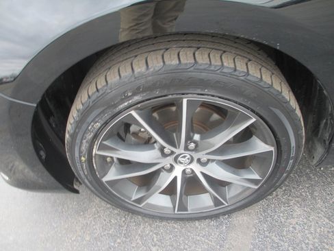 Used 2017 Toyota Camry XSE image 11