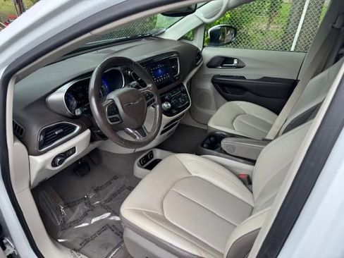 Used 2021 Chrysler Voyager Lxi w/ Cold Weather Group image 11