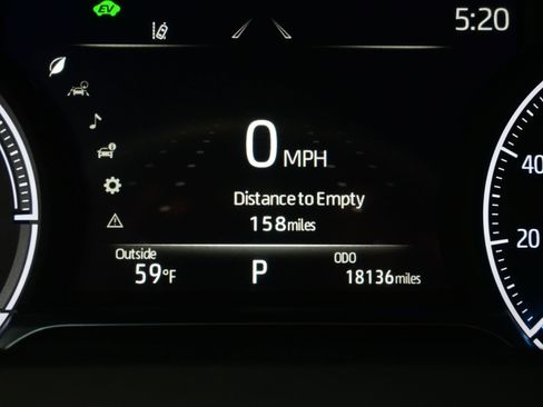 Used 2024 Toyota Venza XLE image 26