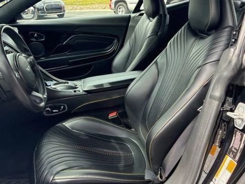 Used 2018 Aston Martin DB11 Coupe image 4