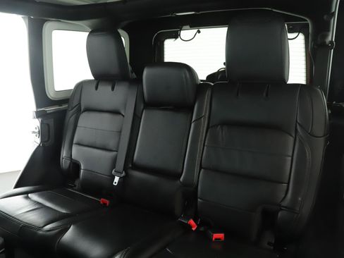 Used 2021 Jeep Wrangler Unlimited Sahara AWD/4WD image 5