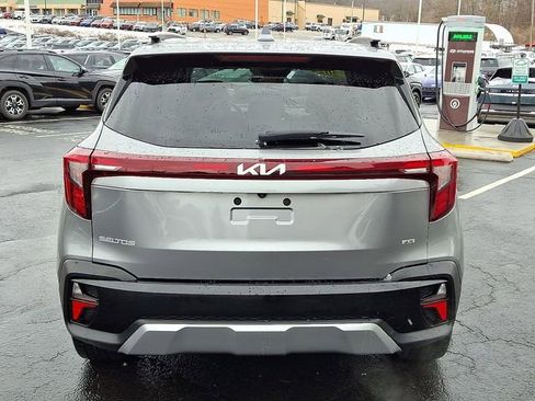 Used 2024 Kia Seltos EX image 5
