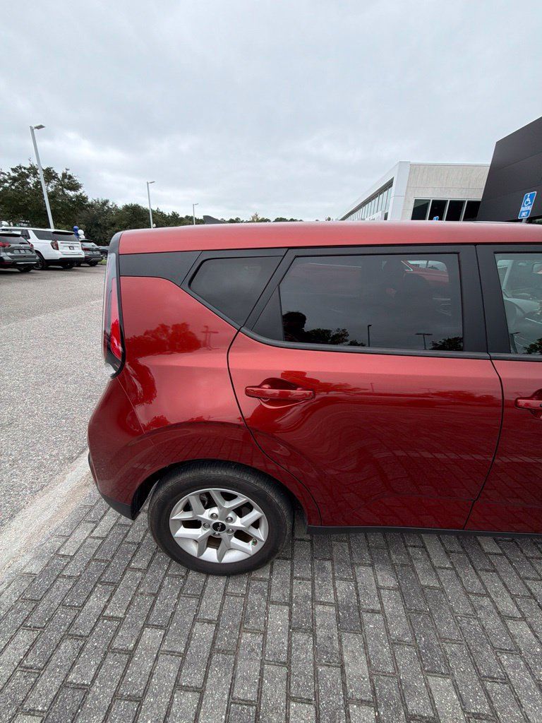 Used 2025 Kia Soul S FWD image 12